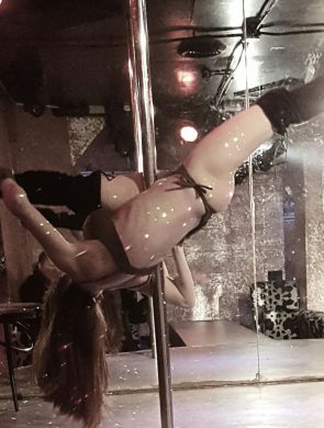 angela_pool dance (3)
